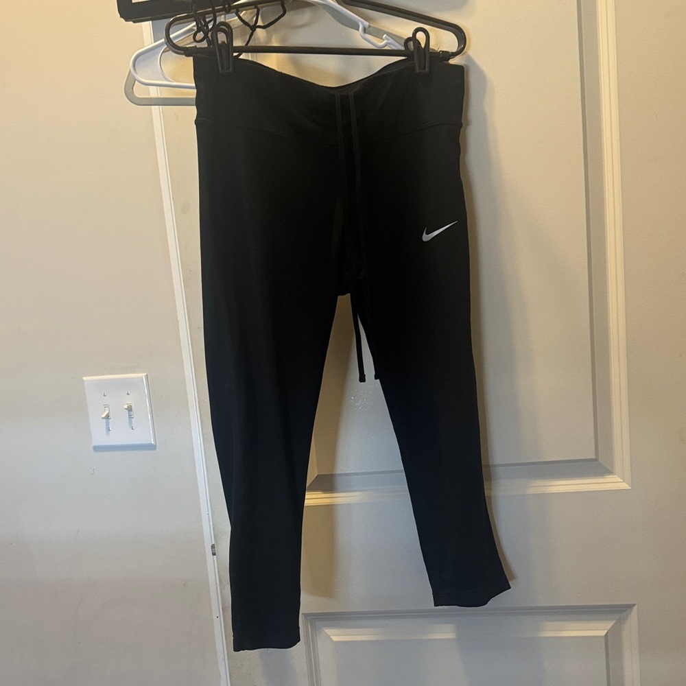 Nike Black Cropped Leggings